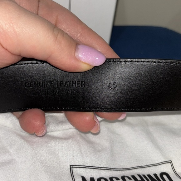 Moschino Brand New Black belt size 42 - Picture 5 of 5